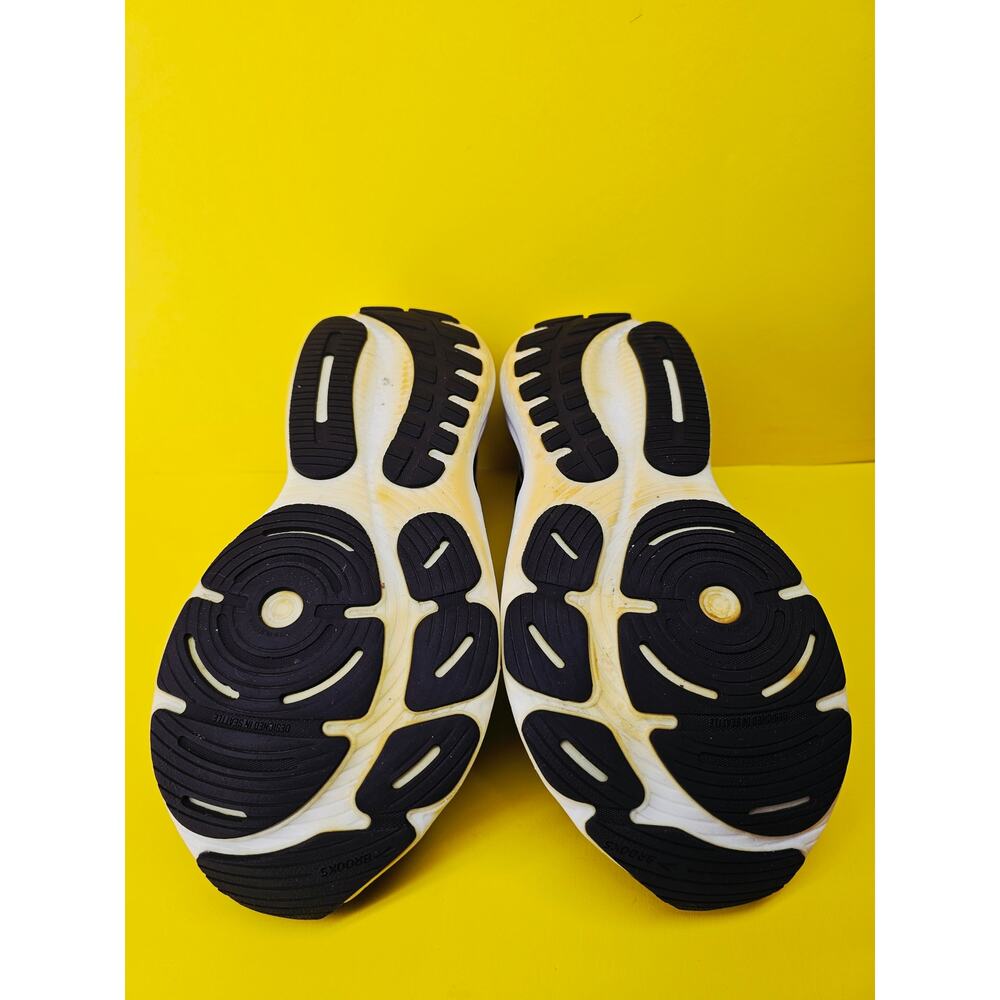 Brooks Women 9 Comfy footwear - Picture 5 of 8